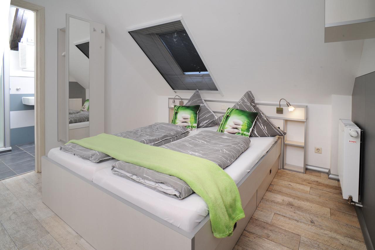 Gutshof Zum Adlernest Hotel Arnsnesta Ngoại thất bức ảnh